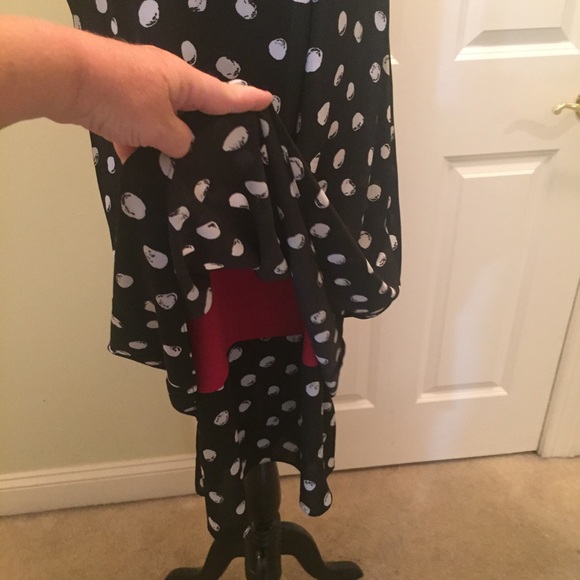 SLNY black and white sleeve dress with red trim - Picture 3 of 8